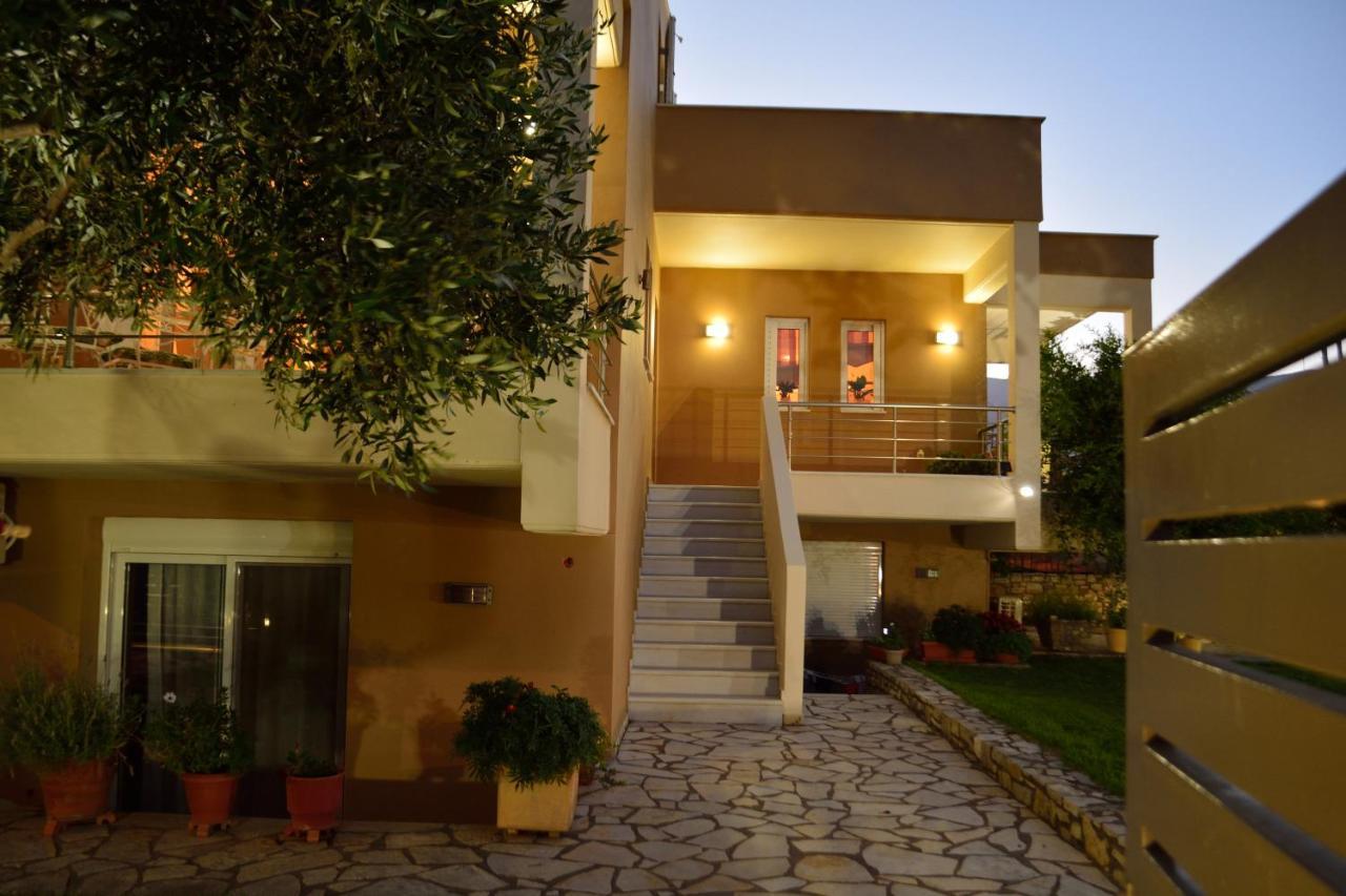 Fou'S Apartment Nafpaktos Bagian luar foto