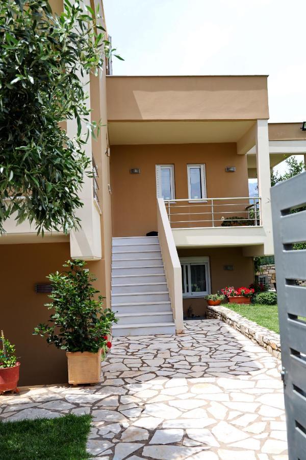 Fou'S Apartment Nafpaktos Bagian luar foto